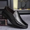 Casual Shoes Man orygine skórzane jesienne zimowe obuwie ojca dla mężczyzn miękkie wsuwane męskie mokasyny Wysoka jakość