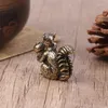 Dekoracje ogrodowe 1PC Antique Solid Mała Squirrel Ornament mosiężne statuy figurki wiewiórki orzechy herbata kadzidełka dekoracja biurka