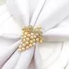 Bague de serviette en forme de raisin serviettes de perle Buckle Hotel Wedding Decor Festival Party Banquet Table Decoration Round Counde Rings Th1415