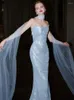 Runway Dresses Fairy Blue Celebrity Strapless paljettband Pleat illusion Lyxig glittrande sjöjungfru Evening Party -klänningar