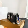 24SSレディースの高級デザイナーハイアウトレベルロック小さなボックスバッグ女性のチェーンハンドバッグショルダーバッグクロスボディ財布c sgnb