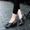 Zapatos casuales de verano Mujeres Plus Tamaño 35-42 para la plataforma de cuñas 2024 zapatillas de deporte de moda Weave Hollow Ladies Lofa Slip-On