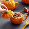 Mokken 300/450 ml Halloween -pompoenvormige keramische beker met lepel Kawaii Soup Cup Haver met deksel Creative Water Cup J240428