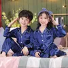 Småbarn Baby Girls Boys Silk Pyjamas Långärmad solid knapp-ner Satin Pyjamas Set Kids Pyjamas Nightgowns Children Sleepwear 240410