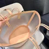 Summer Beach Bag Designer Tygväska för kvinnor Lyxiga handväskor Transparent resor Totes Shoppingväska Högkvalitativ axelväska Vattentät Shinny Svart stor kapacitet