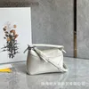 Sacs de créateurs originaux de haute qualité pour le puzzle blanc de qualité Loeweelry Sac d'épissage géométrique Femmes Généralités à bagages de mollet à grain véritables avec logo de marque avec logo de marque