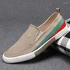 Chaussures décontractées All-Match Fashion High Quality Mens Rubber Spring and Automn Milk Couleurs mixtes Sneakers plats masculins