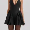 Sexy backless licou robe femme basse taille A-line plissée swing fête mini robes vins rouges robe noir 240424