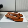 Topkwaliteit toteme slippers slippers strandschoen Casual lage hakken sandalen minimalistische stijl luxe ontwerper dia's fabrieksschoenen fabrieksschoenen schoenen