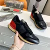 Tênis de tênis Treinador 2024 Designer Valentyno VLOGOO MONS MACHA MACHA Brand Sports Rivet grosso Coloque de couro genuíno Sapatos de laço casual Y01X