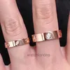 Cartter Luxury Luxury Ring Modèle Classic One Word Ring 925 Siltling Silver Plated 18K Gold Glossy Face Three Diamond Single Wide large édition étroite
