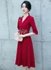 Feestjurken rode jurk dameskleding vaste kleur revers geborduurde applique vijf kwart mouw midden lengte a-line rok elegante m030
