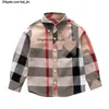 Boy Shirt Toddler kläder Autumn Kids Long Sleeve Plaid T Shirt Lapel Fashion Cotton Classic Plaid Topps Boys Shir