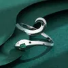 Bandringar 2022 Ny lyxig oregelbunden dubbel ormhuvud Jade Par Ring Womens Original Sterling Silver Wedding Jewelry Q240427