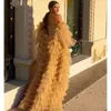 Kapalı Kollu Hi-Lo Omuz Elbiseleri Prenses Uzun Pullar Çok Katlı Çapalar Akşam Elbisesi Özel Yapımı Kat Uzunluk Parti Elbisesi