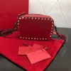 Sacchetti di evento della borsa top borse rock stallone vlogoo valentyno borse 2024 vere lee in pelle versavibile spalla crossbody aderente rivettatore versatile cagnatta piccoleposta quadrata d26b