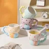 Kubki ceramiczne filiżanki z wysokim kolorem kreatywność słodka wartość filiżanki kawy z kreatywnymi filiżankami śniadaniowymi Milk herbaty sok owsiany i kubki wodne J240428