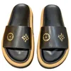 beste Qualität Frauen -Hausschuhe Sommerkissen -Obdat Designer Frauen Männer Sandalen flache Mules Sunny Printing Mode Strand Sandles Schuhe Größe Größe