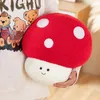 Toys en peluche aux champignons mignons plantes en peluche en peluche