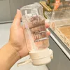 350 ml Cartoon Wasserflasche mit Strohhalm Süßes Plastik trinken tragbares Leckversichertware für Milch Kaffeee 240424