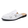 Sapatos casuais Summer metade para homens chinelos pretos de couro patenteado acionando fivela de fivela sandálias de planos leves Big Size 46