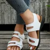 Topp lyxdesigner tofflor Slides Sandaler Kvinnor Summer Ny Leopardtryck Vit sluttning Hälar Sandaler Magic Buckle Thick Sole Stor Casual gränsöverskridande strandskor