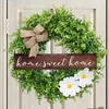 Decoratieve bloemen faux eucalyptus bladeren krans met houten bord letters boog voordeur