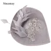 Bérets Mariage Occasion pour femmes Headship Big Yellow Fascinator Hat for Lace Flower Millinery Caps avec des accessoires de cheveux en plumes fantaisistes