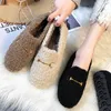 Chaussures décontractées Femmes courtes en peluche à l'extérieur de la maison Coton Winter Warmth Protection Bean Faux Wool Flats maternité