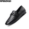 Casual schoenen rode wijn muilezels Loafers retro vierkant teen vrouwen echte lederen zwarte slippers ketting flats ontwerper China hoogwaardige metaal