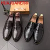 Sapatos casuais 2024 Vintage Mens Leather Classic Slip na marca de negócios Bureau de vestido formal de Toe Oxford