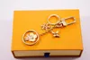 designer keychain women V Letters keychain wallet top llavero Car Key Chain Packet chain Buckle jewelry snow Keyring Keychains Lanyards with box