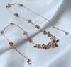 Mode Luxus Landschaftsstil Halskette Ohrringe für Frauen Mädchen frisch süßer Schmetterling vier Blumen eingelegt