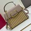 Weave -Einkaufstasche Große Handbeutel Mini Vsling Handtasche Wochenendbeutel Designer -Taschen Crossbody Geldbörse Cowhide Leder Umhängetasche Klappe Hohlwebige Geldbörse Reiseschachtel