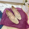 2024 Frauenschuhe Luxus Velvet Ballet Schuhe Frauen Square Zehen flach Mary Janes Damen Fashion Schnalle Gurt Velours Shallow Sladers 240415