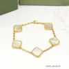 Klasyczny Van Clover Bransoletka Bransoletka Boguła Kobieta Złota Łańcuch Zestaw Mother of Pearl Designer Bracelets Luksusowe Jewlery Złota Bransoletka kwiatowa 6 Kolor Select