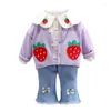 Ensembles de vêtements 2024 Automne Children Baby Girls Coats Shirt Tassel Bow Jean 3 PCS Kids TracksSits Cuting Strawberry Infant Clothes