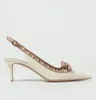2024 Элегантные бренды женские клинья сандалии обувь женщин Женщины Шпики Стажи Стриппи высокие каблуки Леди насосы