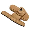 Slippers Triangle Logo Designer Chaussures Sandales de luxe pour femmes LETTRE D'ÉTÉ PLAIS