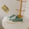 Marke für Freizeitschuhe 2024 Frauen Leinwand Low geschnitten atmungsaktive Wohnungen Frau Schnürpeak-up Solid Mode Sneakers hochwertige Damen