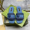 Açık mavi denim slaytlar tasarımcı kadınlar kayar gündelik düz ayakkabı sandaletleri ile işlemeli katırlar dokuma lüks sanal yaz plaj deri taban vintage terlik