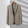 Suisses masculines 2024 Été Ice Silk Protection Sun Business Fashion Casual Fashion Suit sans couture Pressed Glue All-Match Top M-4XL