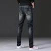 Elastik Marka Erkekler Denim Jeans Hole Rem Street Moda Yaması Modeli İnce Fit Serin Günlük Varış Hip Hop Pants 240420