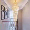 Lekkie luksusowe krystalicznie długie żyrandol dupleks pusta, wysokie schody schodowe hotel hol holowy luksusowe oświetlenie oświetlenie