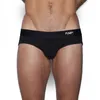 Sous-pants jeunes sous-vêtements sexy pour les hommes matches de couleur unie simple coton simple confortable taille basse lingerie gay u convexe pochette