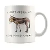 Canecas 1pc divertido te texto de fita de caneca de café em cerâmica branca, eu apenas amo burros de amor ok caneca envia um amigo criativo de aniversário de 11 onças de copo J240428