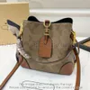 Hinkväskor designers crossbody väska lyxväska c o kvinnor a c h designer axel väska liten storlek handväska tryckt läderväska hög kvalitet tygväska mode plånbok 48915