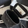 Designer bolsas de ombro de bolsas de crossbody bolsas de mochila bolsas de mochila para mulheres cadeias com pingente em forma de coração e bolsas de maquiagem de bola Luxurys hand oeva