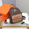 Großhandel Frauen Umhängetasche süße Cartoon Fashion Handtasche Klassiker Geometrisch Druck Frauen lässig Rucksack beliebter Haarball Anhänger Frauen Rucksack 9966#