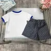 NOUVELLES SUITS BÉBÉ SUITS Été Vêtements de créateurs pour enfants Taille de 100-150 cm Dinosaure T-shirt brodé et lettre Imprimé Shorts 24aPril